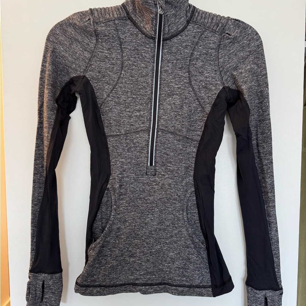 lululemon athletica Charcoal and Black Long Sleeve Top size 2